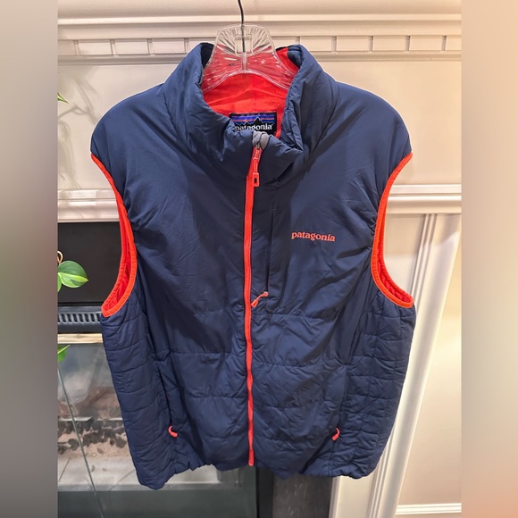 Patagonia Men's Navy and Red/Orange Vest - Picture 1 of 6